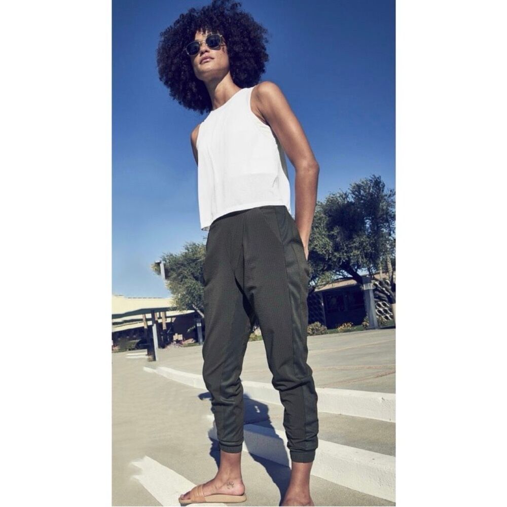Athleta Black Textured Brooklyn Jogger 4